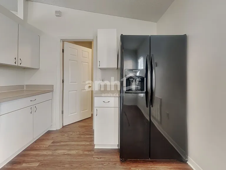3460 Wentworth Cir W — Photo 5
