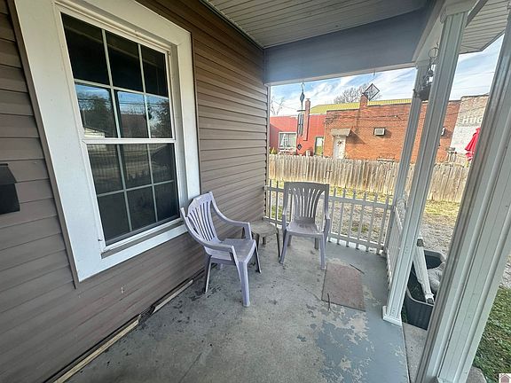 3rd image of 1905 Bridge St