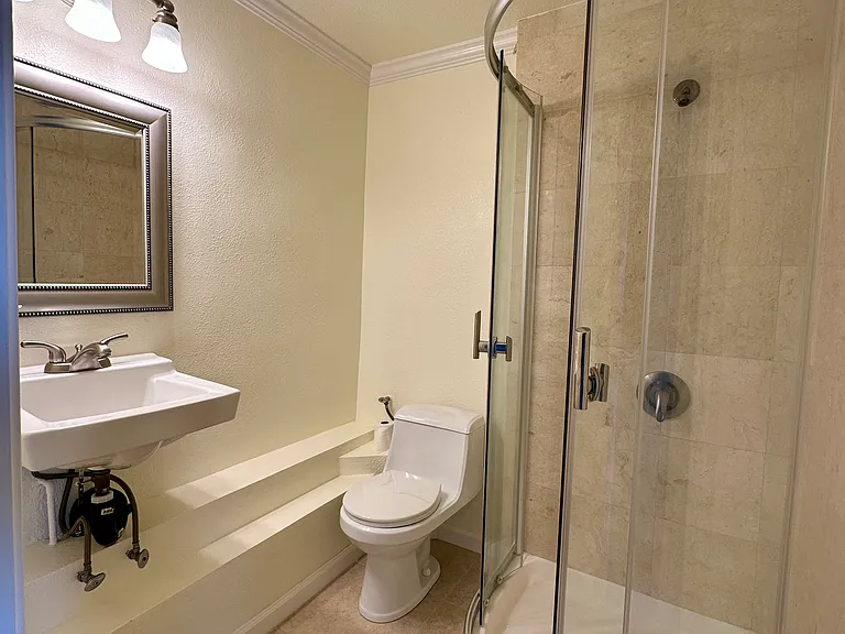 221 Hillcrest Rd — Photo 8