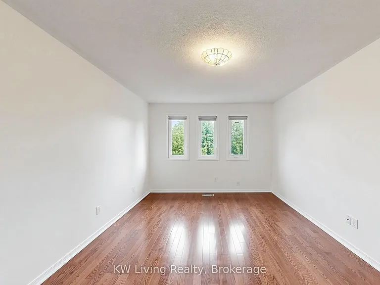 33 Southgate Cres — Photo 30
