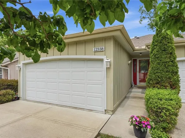 12338 W 105th Ter, Overland Park, KS 66215