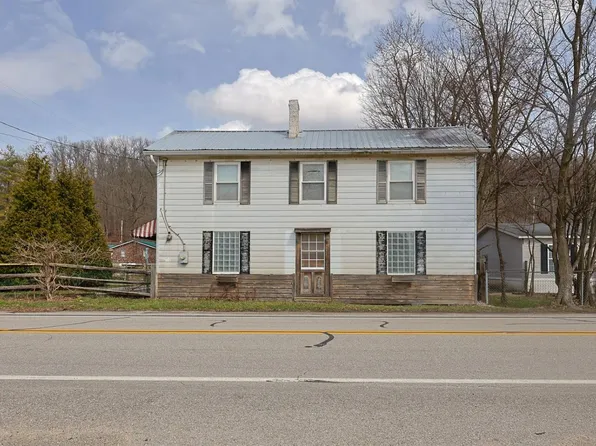 5104 Walnut St, New Trenton, IN 47035