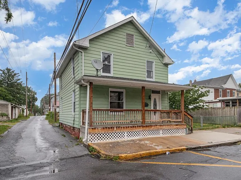 122 S 5th St — Photo 4