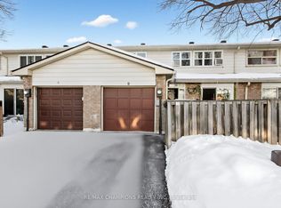 8 Cliff Fernway, Toronto, ON M2J 4L7