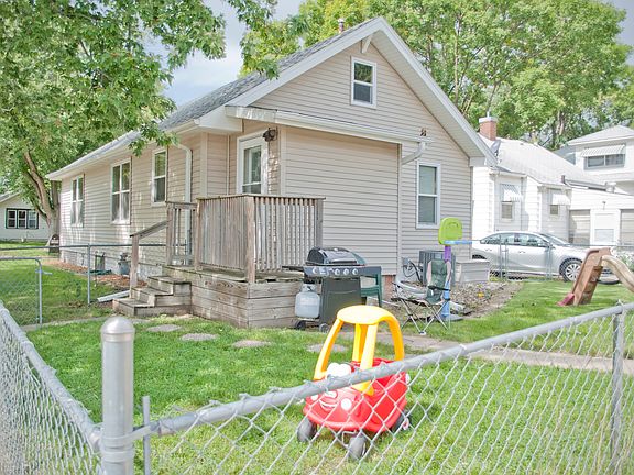 3rd image of 2130 S Helen St