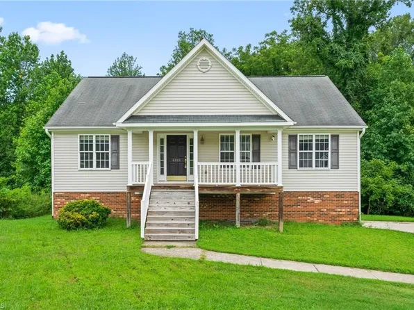 4381 Stone Forest Ct, Winston Salem, NC 27105
