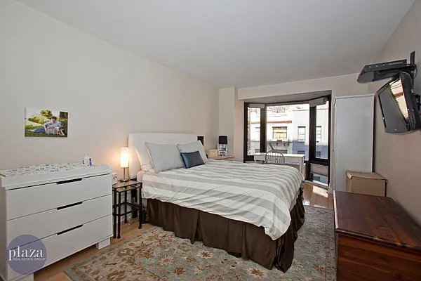 Rented by Plaza Real Estate Group | media 5