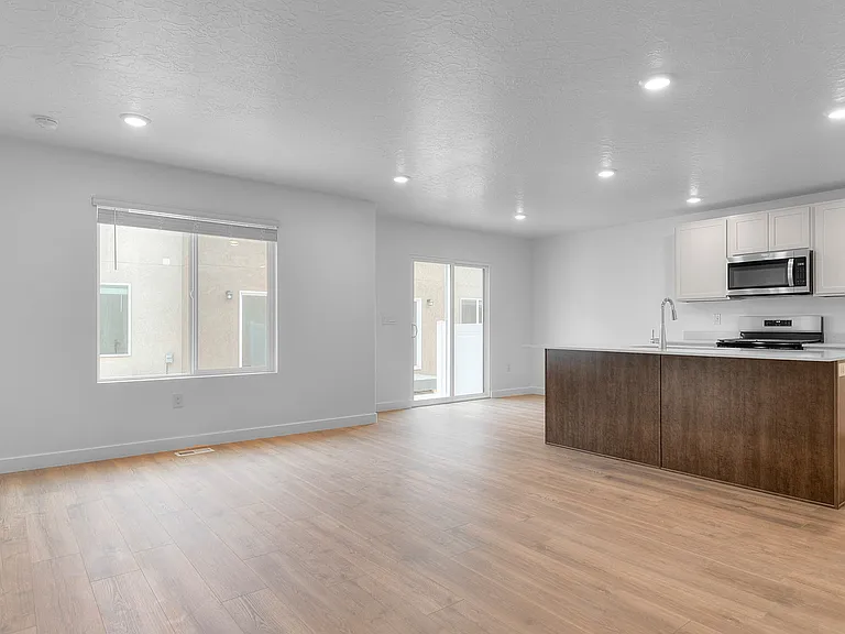 651 N 1850 E — Photo 19