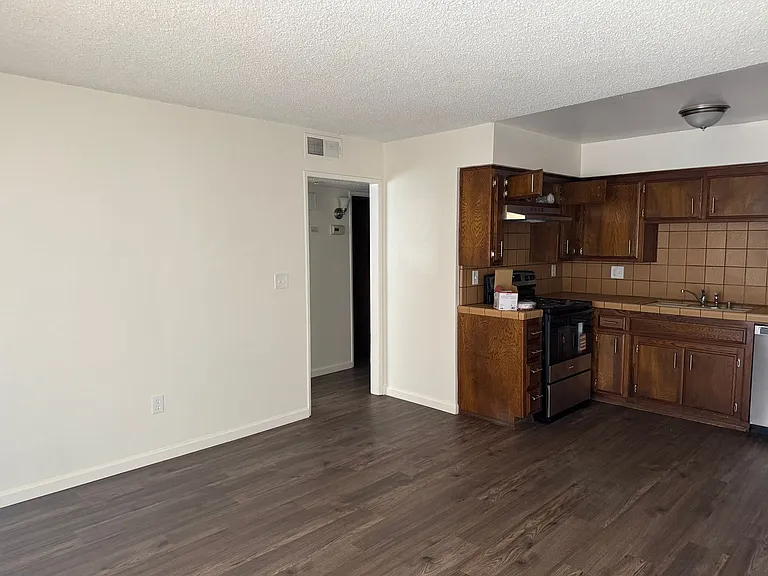 6812 Klamath Way — Photo 13