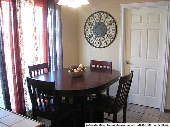 5th image of 6219 Deanna Ave