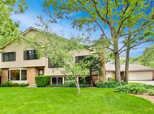 3 Devonshire Ln, Lincolnshire, IL