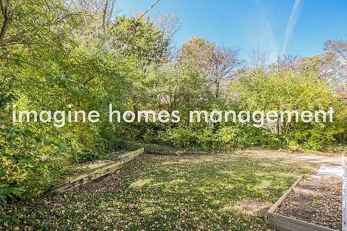 101 Thorncliff Ln — Photo 13