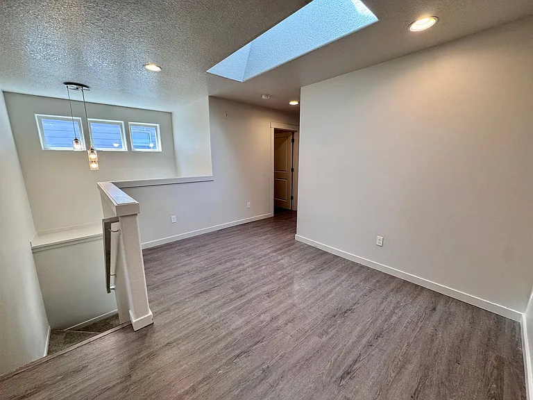 5724 NE 47th St — Photo 28