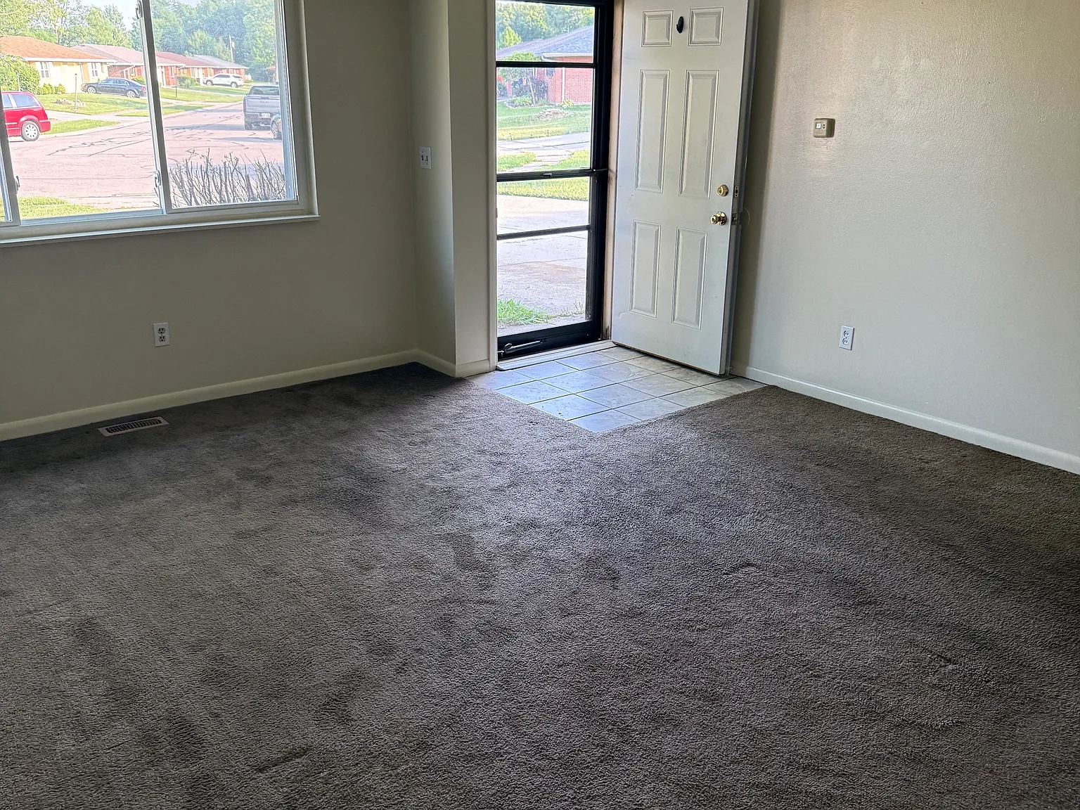 2 bed, 1.5 bath, 1224 sqft, $1,325 — Photo 3