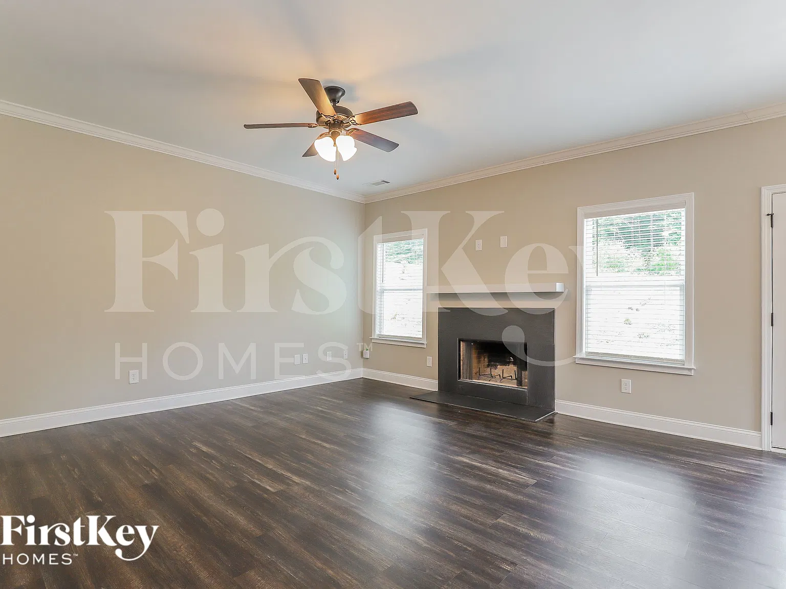 3 bed, 2.5 bath, 2600 sqft, $2,440 — Photo 3