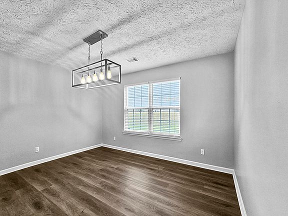 5th image of 1236 Liriope Ln