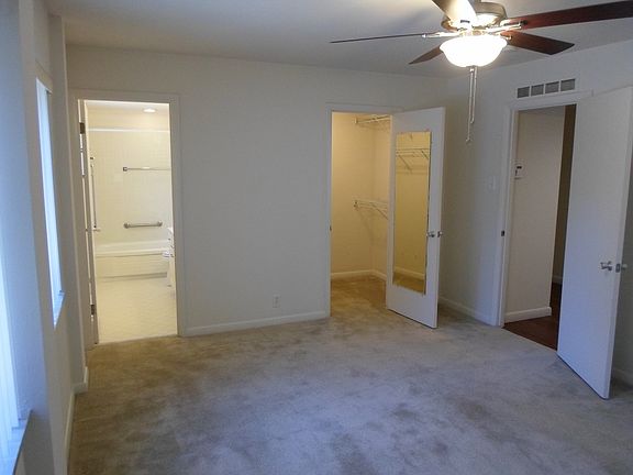 5th image of 8701 Delmar Blvd APT 1D