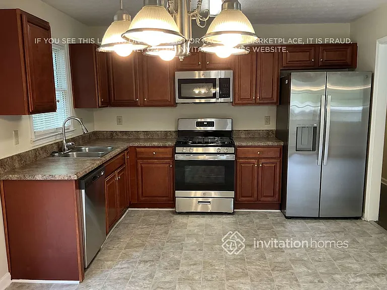 1952 Red Rose Ln — Photo 3