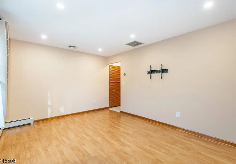 137 E 9th St #1 — Photo 7