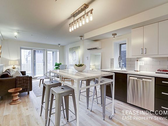 3rd image of 1474 Belmont St NW #1