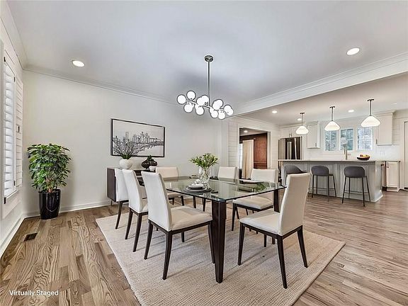 5th image of 633 Butterworth Rd