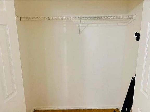 3rd image of 2708 Laconia Ave #8-1/2