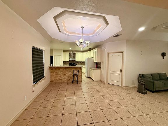 4th image of 405 Wren Point