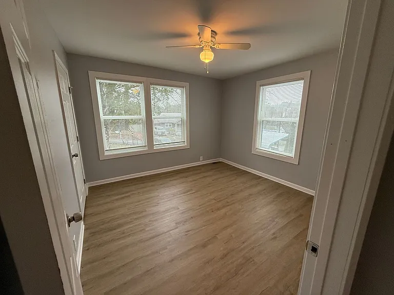 456 Warren St — Photo 19