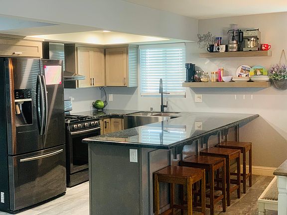 5th image of 10592 Avenue 360