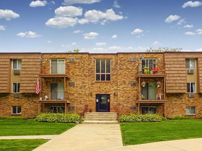 Aspen Pines Apartments — Photo 2