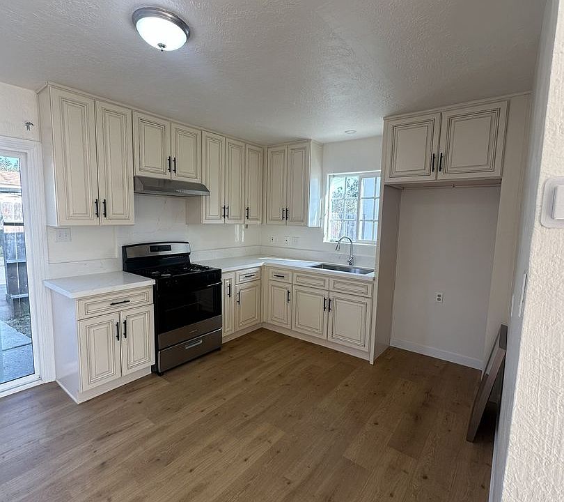 1st image of 130 Surfside Dr #3