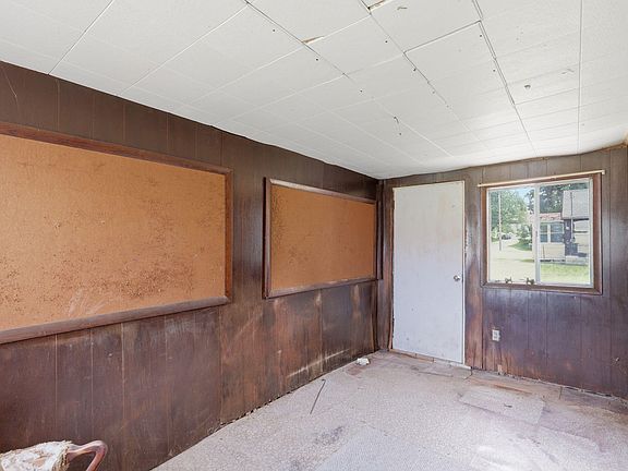 3rd image of 212 Woodland Ave