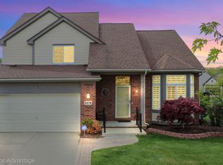 8079 Thornhill Dr, Ypsilanti, MI 48197