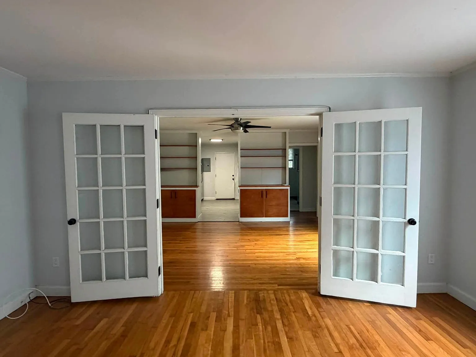 2 bed, 1000 sqft, $1,700 — Photo 2