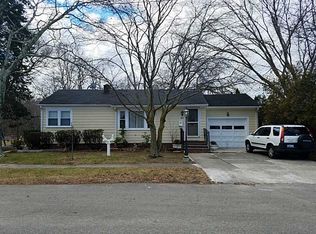 21 Gallup Ave, Cranston, RI 02910