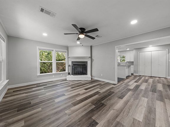 4th image of 4529 Sanger Ave