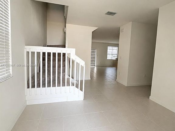 4th image of 2523 SE 26th Ter