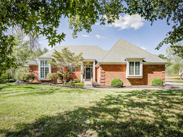 600 Oak Hill Dr, Belleville, IL 62223