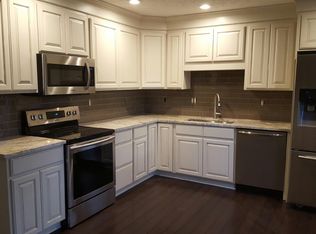 21369 Little Brook Way, Strongsville, OH