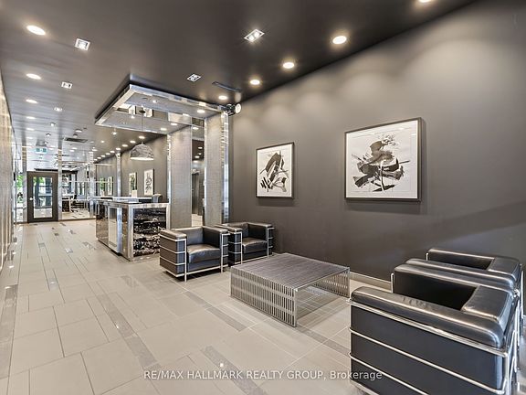 4th image of 224 Lyon St N #1613