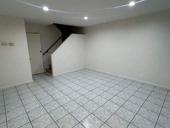 5th image of 13067 Hubbard St Unit 3