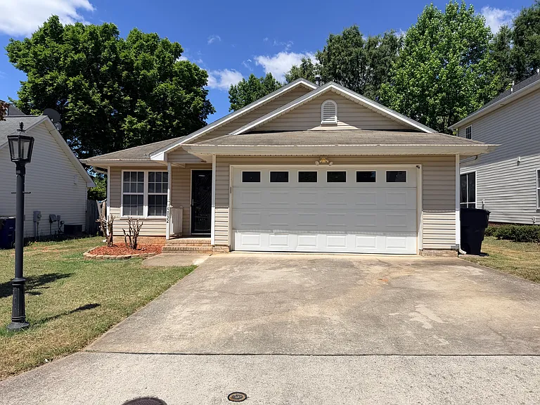 4832 Lighthouse Ct — Photo 1