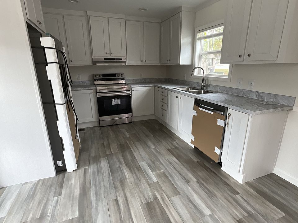 1st image of 1406 E Vince Cir