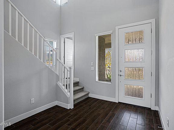 4th image of 1034 S SUNSET Drive