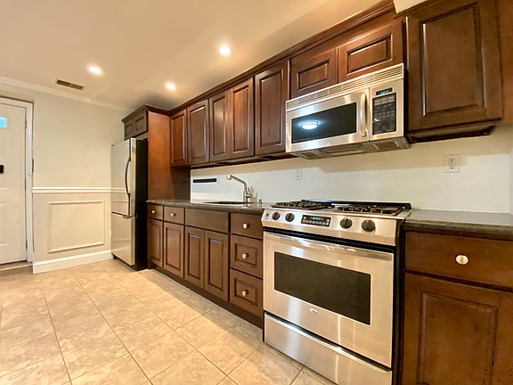 4th image of 19 Fillmore Pl #1F
