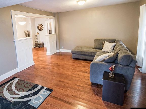 2nd image of 518 Park Ln