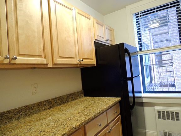 3rd image of 7502 113th St