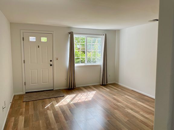 5th image of 3715 Westleigh St