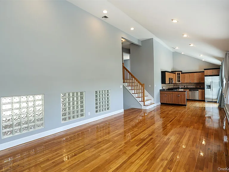 874 Seamans Neck Rd — Photo 14