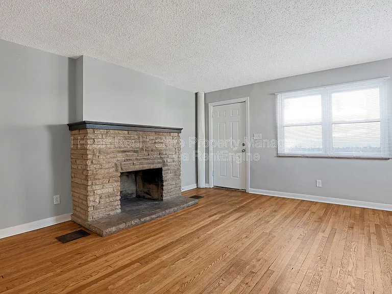 338 S Chase Ave — Photo 6